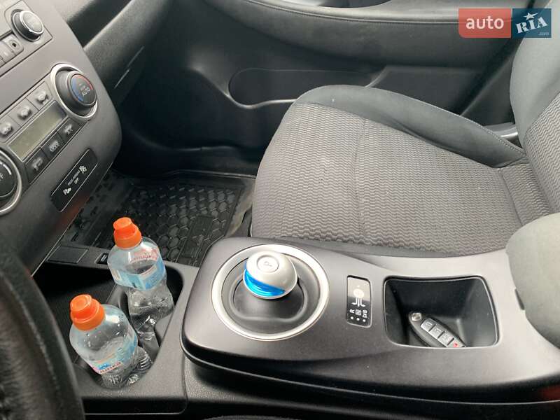 Хетчбек Nissan Leaf 2015 в Тернополі