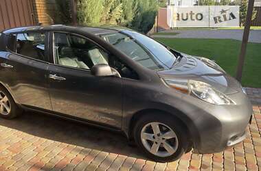 Хетчбек Nissan Leaf 2013 в 