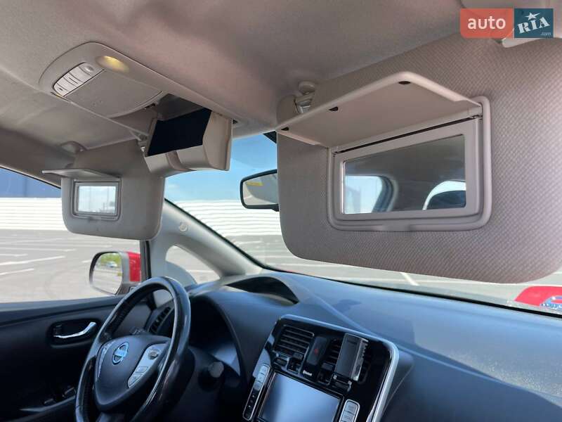 Хетчбек Nissan Leaf 2014 в Львові