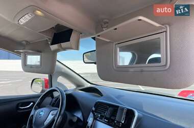 Хэтчбек Nissan Leaf 2014 в 