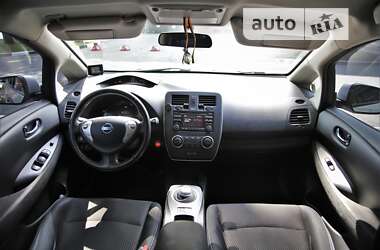 Хэтчбек Nissan Leaf 2015 в 