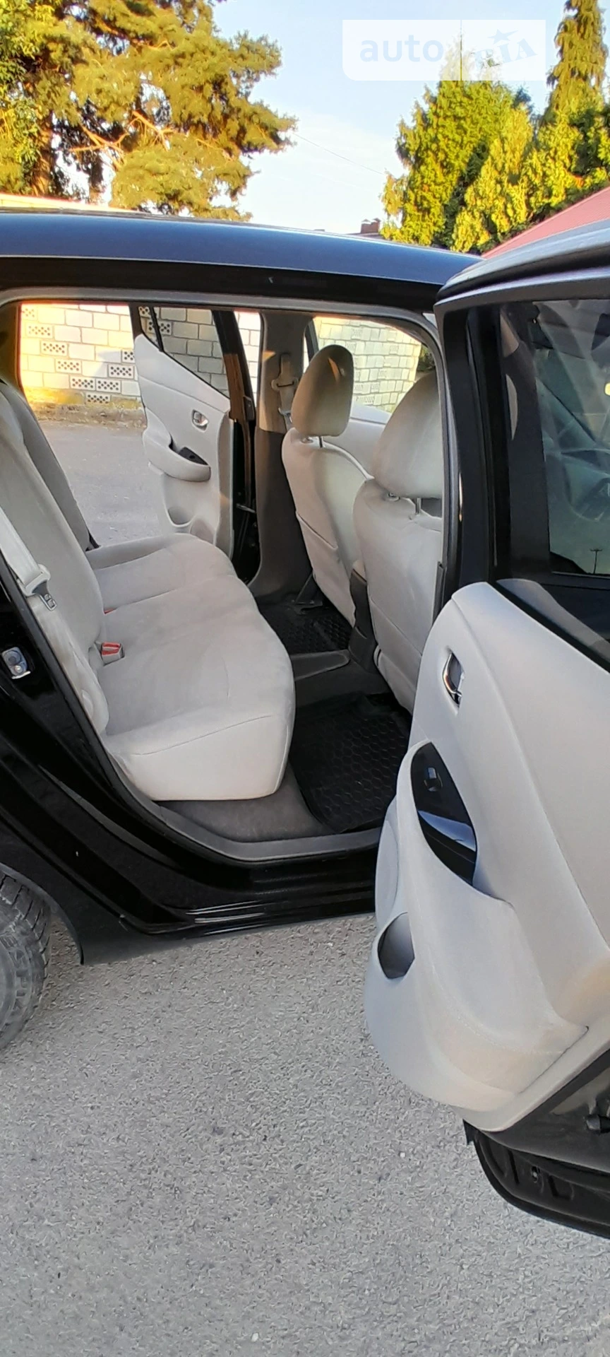 2012 Nissan Leaf - мініатюра 11
