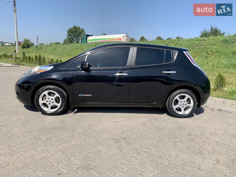 Хэтчбек Nissan Leaf 2013 в Львове