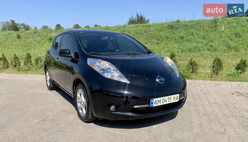 Хэтчбек Nissan Leaf 2013 в Львове