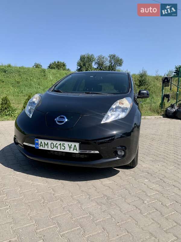 Хэтчбек Nissan Leaf 2013 в Львове