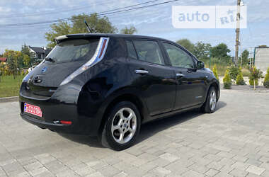 Хэтчбек Nissan Leaf 2011 в 
