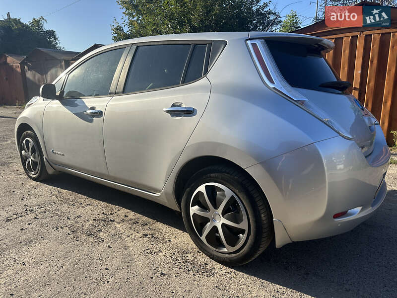 Хетчбек Nissan Leaf 2014 в Львові