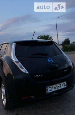 Хетчбек Nissan Leaf 2013 в Умані