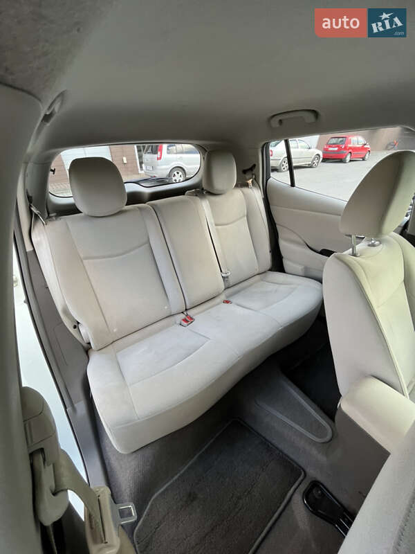 Хэтчбек Nissan Leaf 2012 в Львове