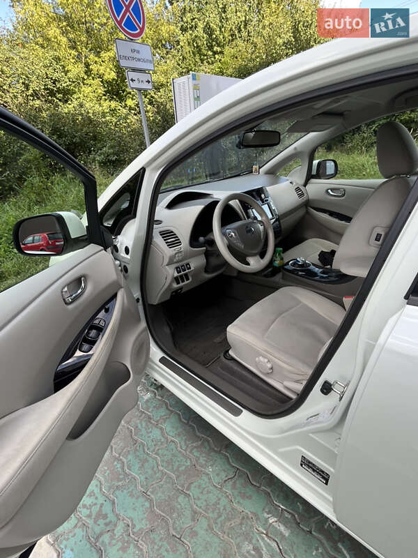 Хэтчбек Nissan Leaf 2012 в Львове