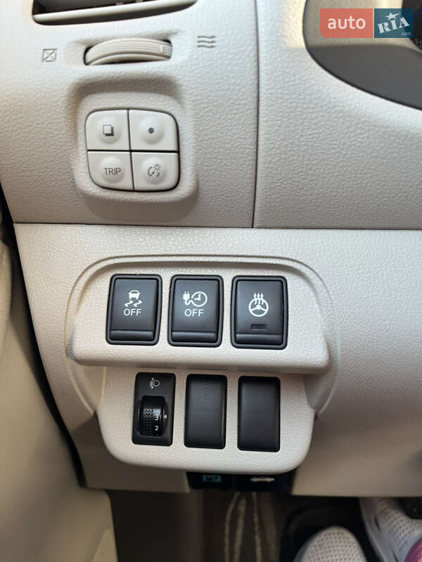 Хэтчбек Nissan Leaf 2012 в Львове