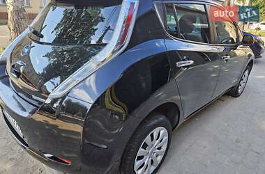 Хэтчбек Nissan Leaf 2014 в 