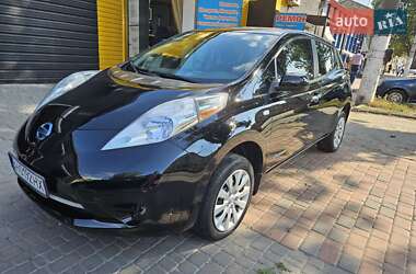 Хэтчбек Nissan Leaf 2014 в 