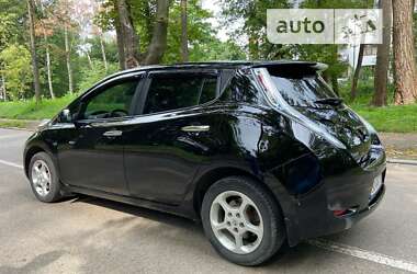 Хэтчбек Nissan Leaf 2013 в Черновцах