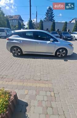 Хэтчбек Nissan Leaf 2020 в 