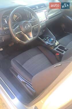 Хэтчбек Nissan Leaf 2020 в 