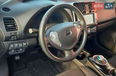 Хэтчбек Nissan Leaf 2015 в Луцке