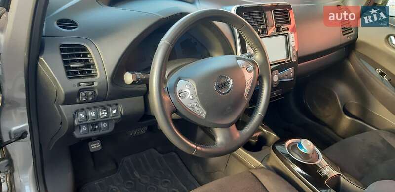 Хетчбек Nissan Leaf 2015 в Луцьку