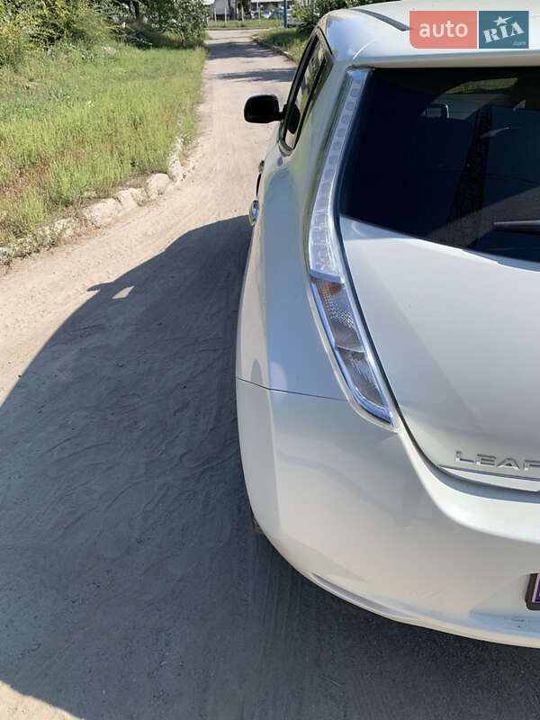 Хетчбек Nissan Leaf 2014 в Дніпрі фото 21 Хетчбек Nissan Leaf 2014 в Дніпрі