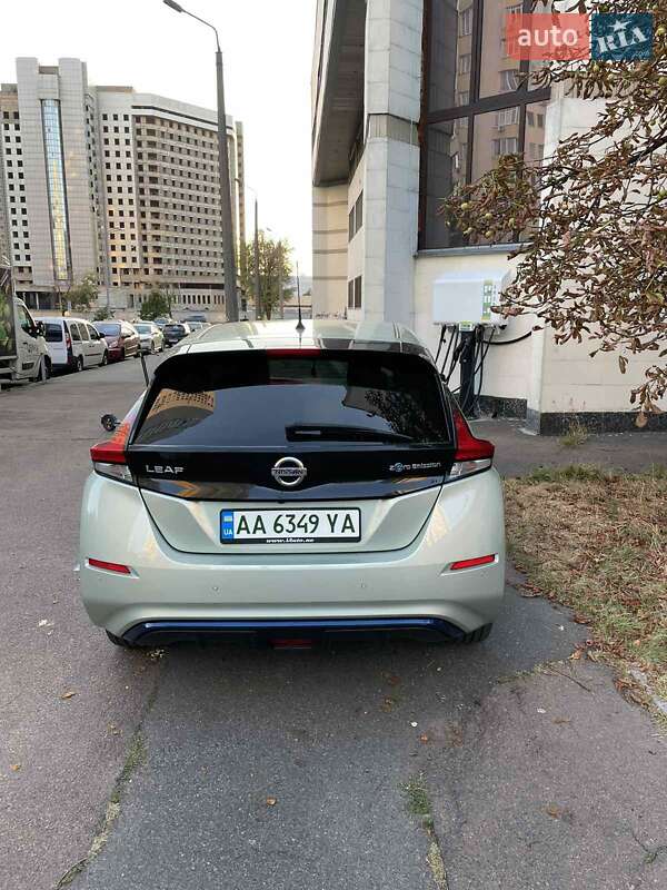Хэтчбек Nissan Leaf 2018 в Киеве