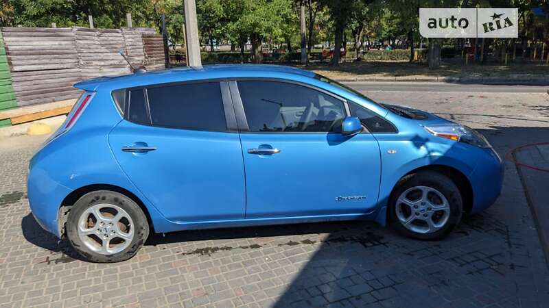 Хэтчбек Nissan Leaf 2011 в Николаеве фото 4 Хэтчбек Nissan Leaf 2011 в Николаеве