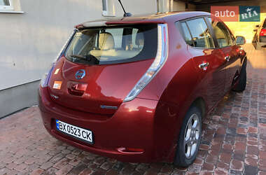 Хэтчбек Nissan Leaf 2012 в 