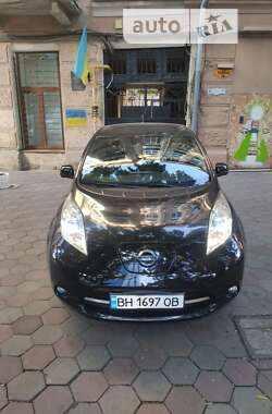 Хэтчбек Nissan Leaf 2014 в 