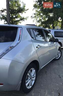 Хэтчбек Nissan Leaf 2013 в Черновцах