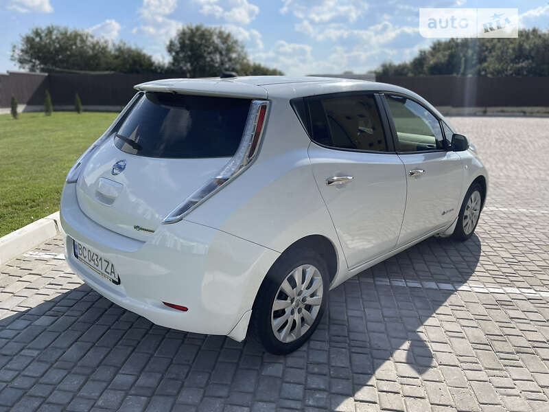 Хэтчбек Nissan Leaf 2013 в Львове