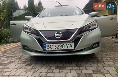 Хэтчбек Nissan Leaf 2018 в 