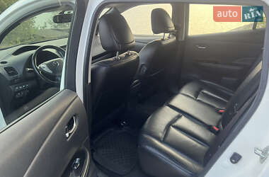 Хэтчбек Nissan Leaf 2013 в 