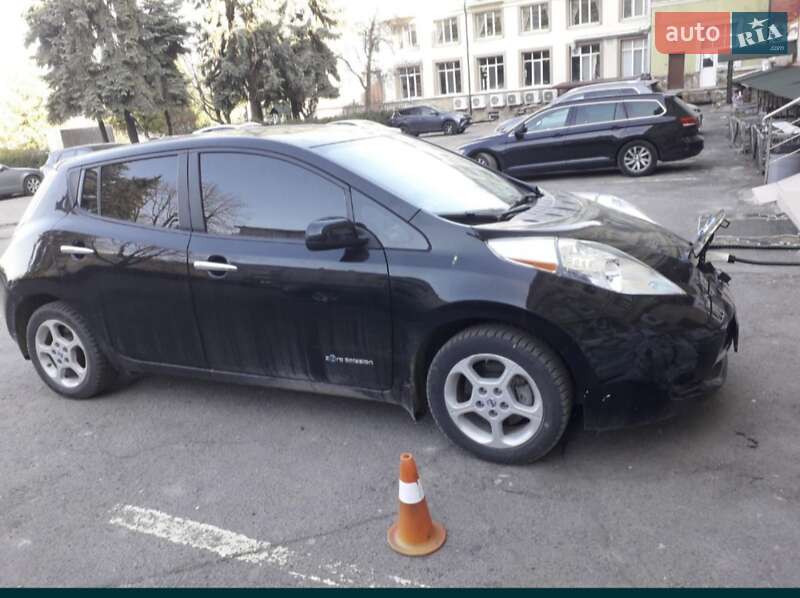 Хетчбек Nissan Leaf 2014 в Тернополі фото 3 Хетчбек Nissan Leaf 2014 в Тернополі