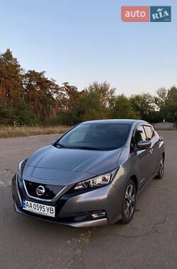 Хэтчбек Nissan Leaf 2018 в Киеве