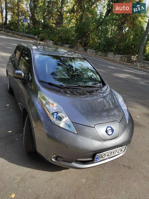 Хэтчбек Nissan Leaf 2014 в Тернополе