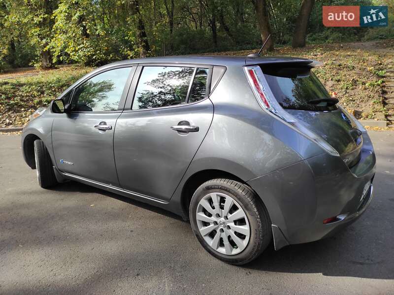 Хэтчбек Nissan Leaf 2014 в Тернополе
