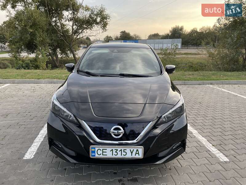 Хэтчбек Nissan Leaf 2018 в Черновцах
