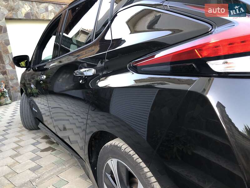 Хэтчбек Nissan Leaf 2018 в Черновцах