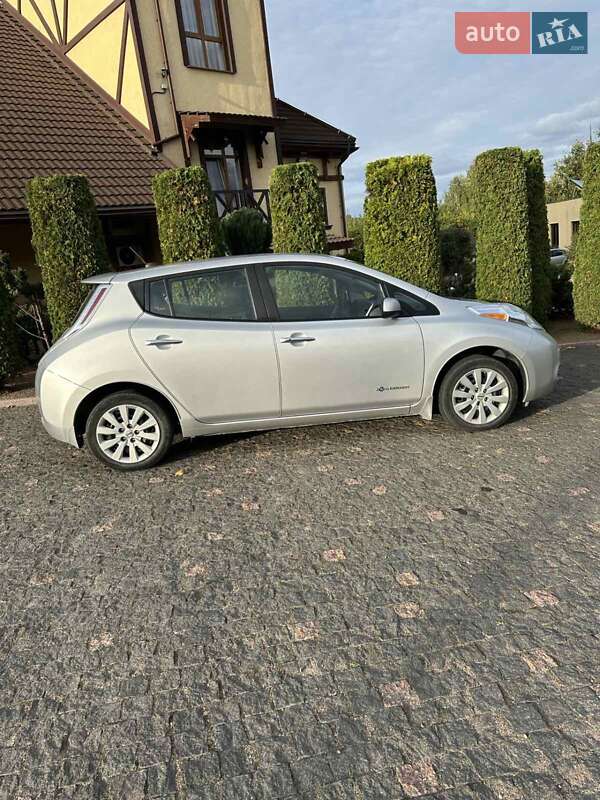 Хетчбек Nissan Leaf 2016 в Житомирі