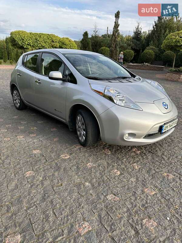 Хетчбек Nissan Leaf 2016 в Житомирі