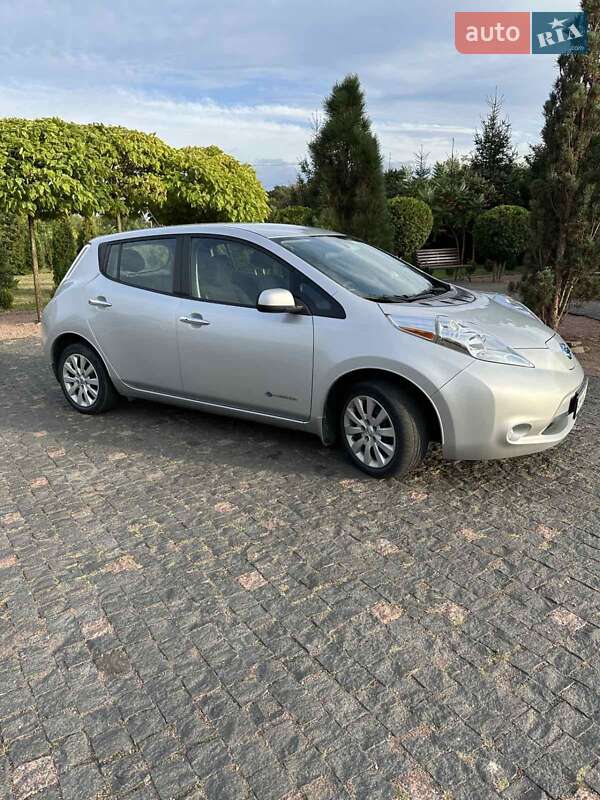 Хетчбек Nissan Leaf 2016 в Житомирі