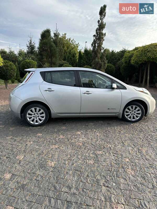 Хетчбек Nissan Leaf 2016 в Житомирі