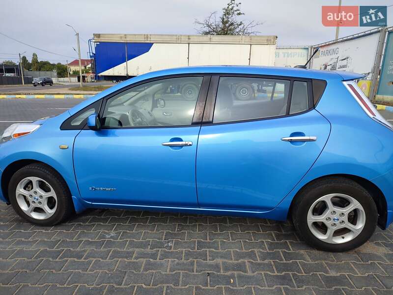Хэтчбек Nissan Leaf 2012 в Одессе