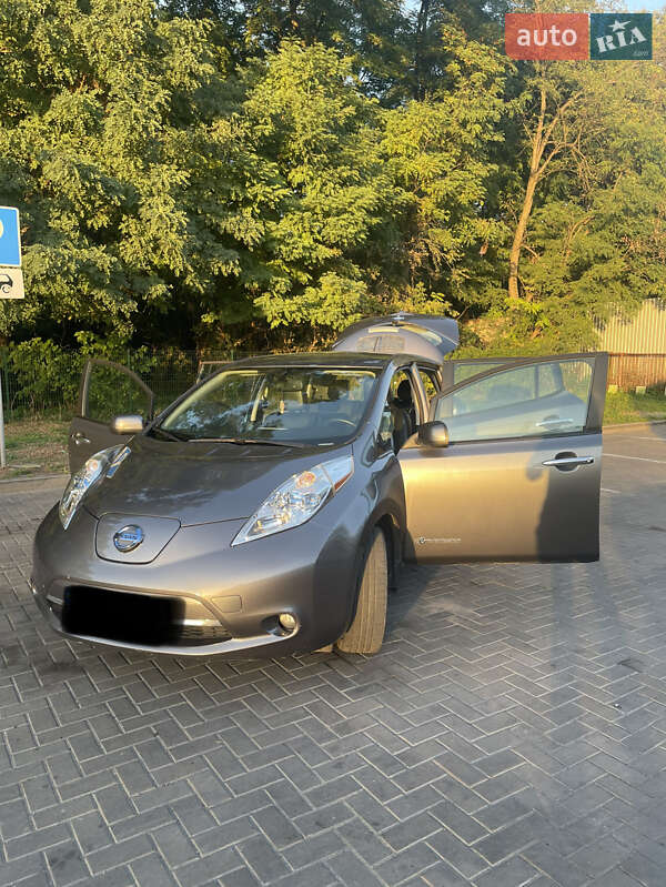 Хетчбек Nissan Leaf 2014 в Дніпрі фото 6 Хетчбек Nissan Leaf 2014 в Дніпрі