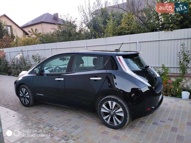 Хэтчбек Nissan Leaf 2016 в Тернополе