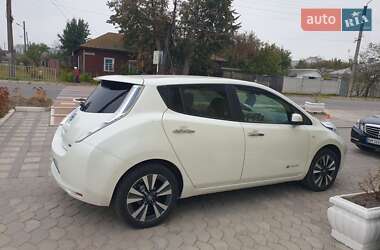 Хэтчбек Nissan Leaf 2017 в 