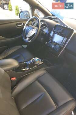 Хэтчбек Nissan Leaf 2017 в 