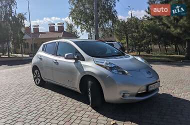 Хэтчбек Nissan Leaf 2013 в 