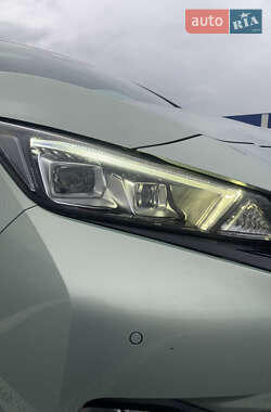 Хэтчбек Nissan Leaf 2018 в 