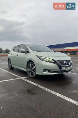 Хэтчбек Nissan Leaf 2018 в 