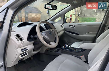 Хэтчбек Nissan Leaf 2011 в 
